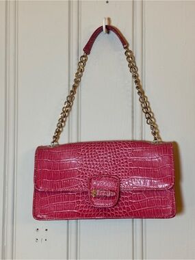 Liz Claiborne Fuchsia Croc-Embossed Shoulder Bag with Chain Strap